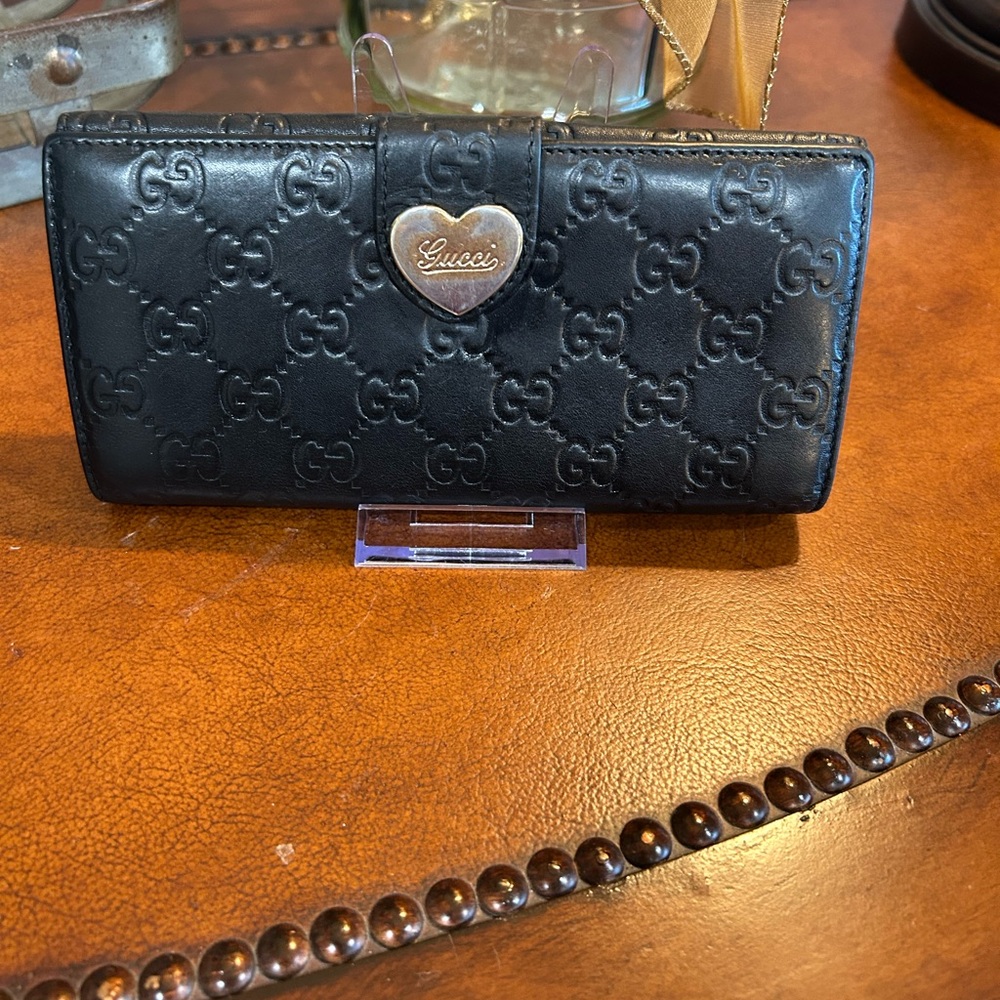 Gucci Heart Leather Wallet - Picture 2 of 13